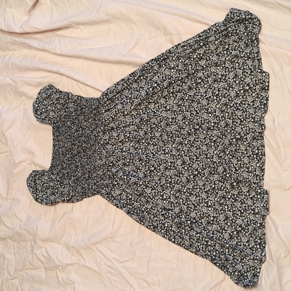 Super comfy maternity dress with cap sleeves and smocking size xl
